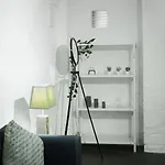 Central, Cozy & Beautiful Designed 2-rooms Apt. Near River Daire