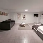 Central, Cozy & Beautiful Designed 2-rooms Apt. Near River * ベルリン