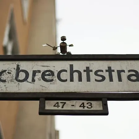 Central, Cozy & Beautiful Designed 2-rooms Apt. Near River