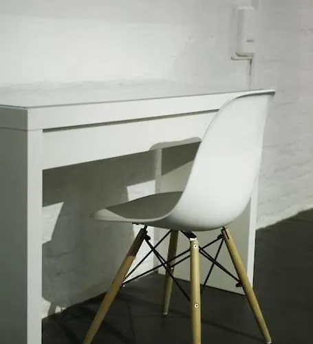 Central, Cozy & Beautiful Designed 2-rooms Apt. Near River 公寓 *