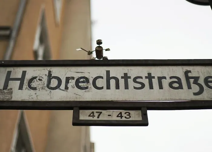 Central, Cozy & Beautiful Designed 2-rooms Apt. Near River