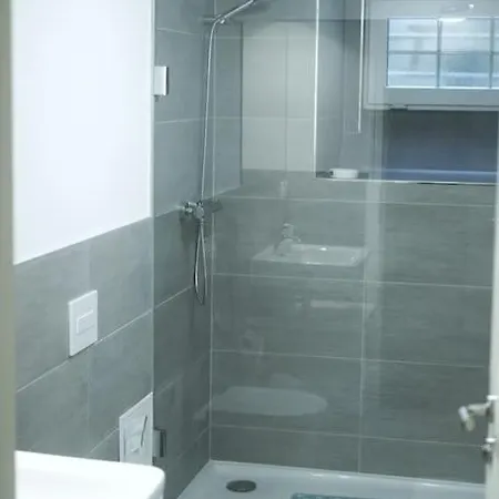 Central, Cozy & Beautiful Designed 2-rooms Apt. Near River Διαμέρισμα